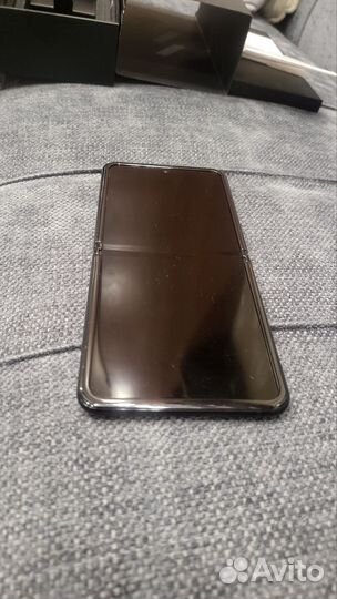 Samsung Galaxy Z Flip, 8/256 ГБ