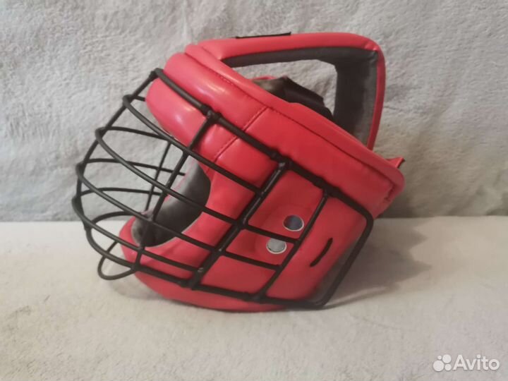 Перчатки и шлем для армейского рукопашного боя