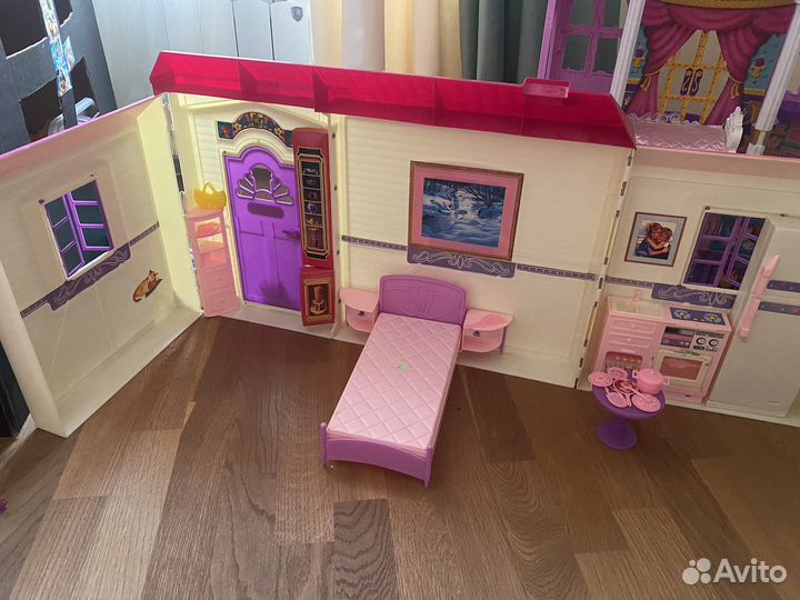 Кукольный домик с мебелью