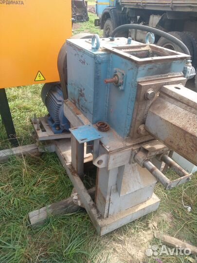 Пресс для топливных брикетов pinikay