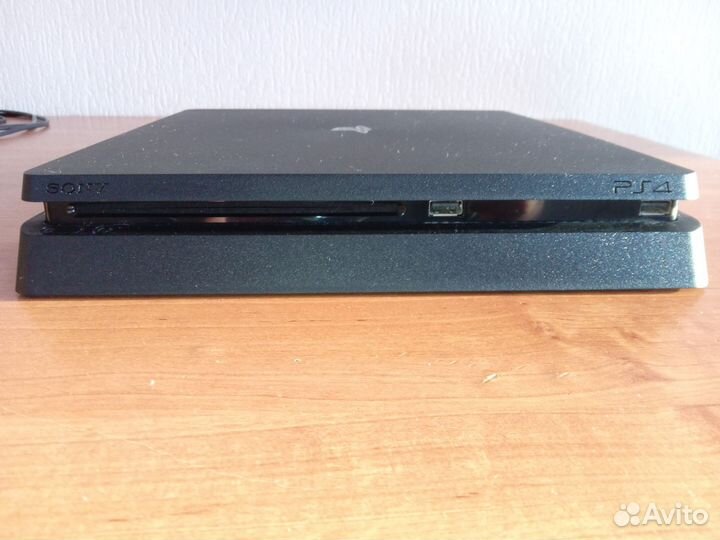 Ps 4 slim