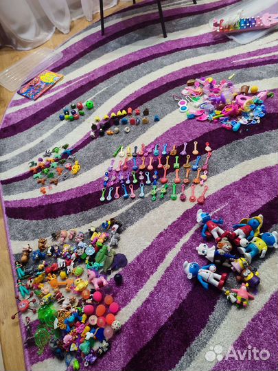 Детские коллекции скрепышей и мелочей