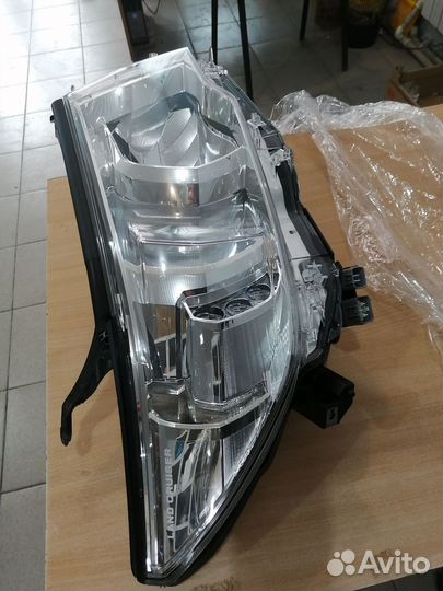 Фара передняя правая Toyota land cruiser j150