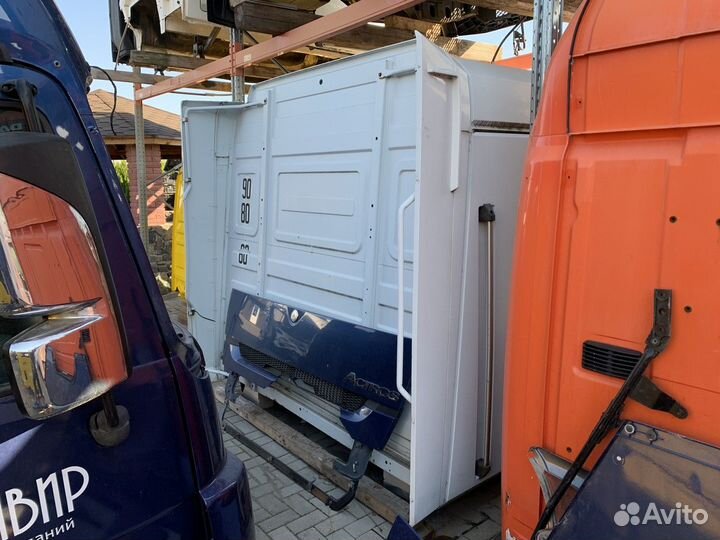 Кабина Renault Magnum