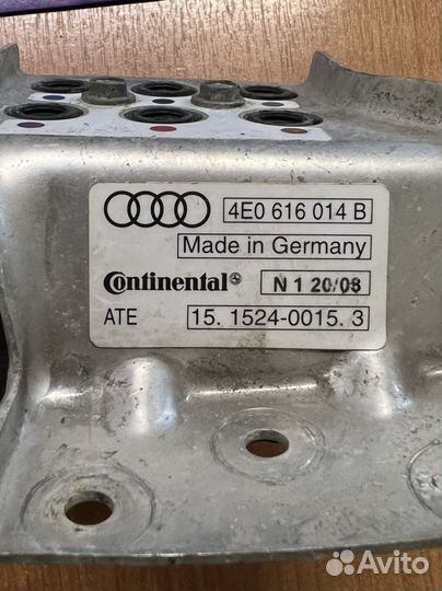 Блок клапанов подвески Audi A8 D3 4E0616013