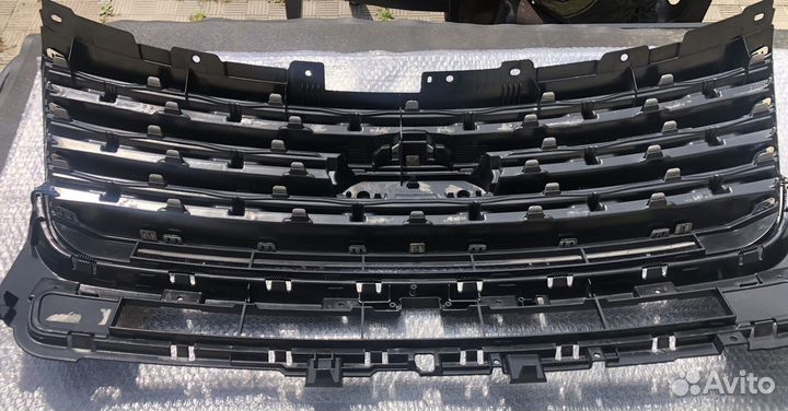 Решётка радиатора Ford Еxplorer V 2017 г.в
