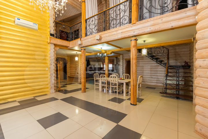 Коттедж 255 м² на участке 18 сот.