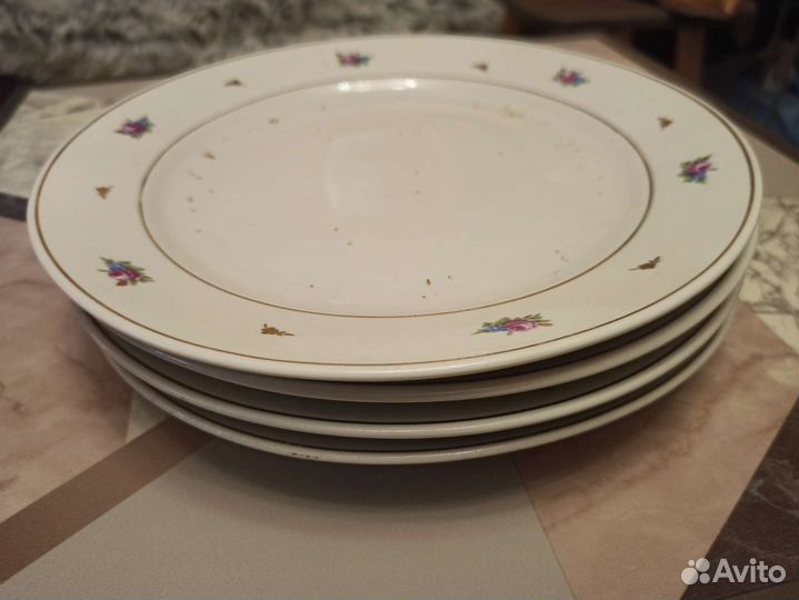 Набор тарелок