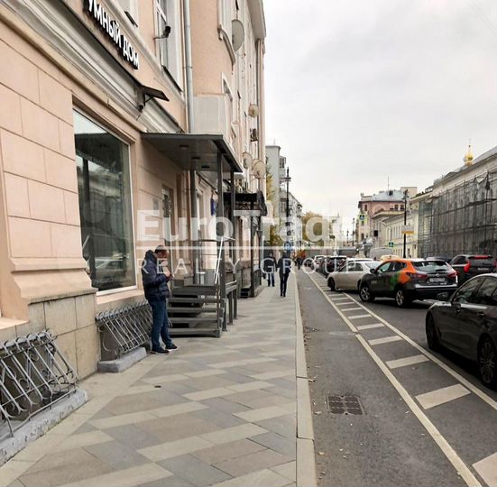 Продам торговое помещение, 216 м²