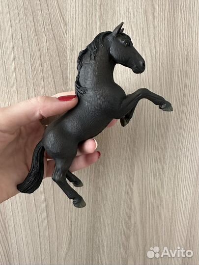 Фигурка лошади шляйх