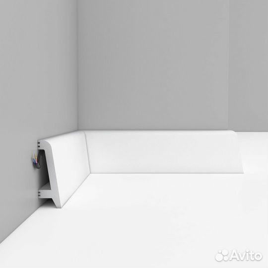 Плинтус дюрополимерный полиурет. 2400 мм