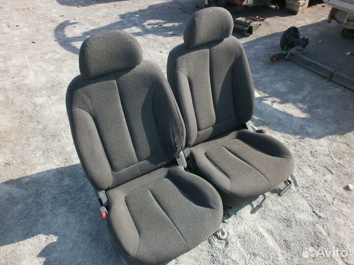 Сидения передние Хундай Акцент 2