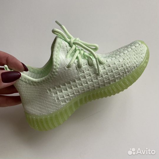 Детские кроссовки yeezy