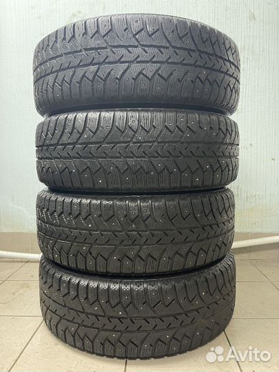 Bridgestone Ice Cruiser 7000 235/65 R17