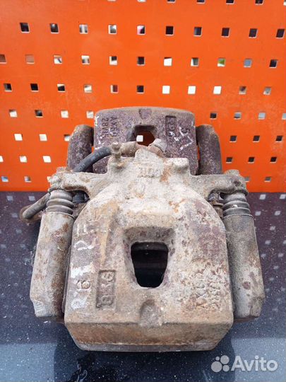 Суппорт передний Lexus rx 300