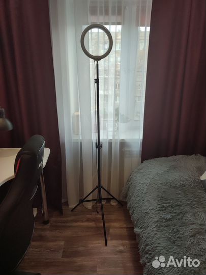 Кольцевая лампа со штативом