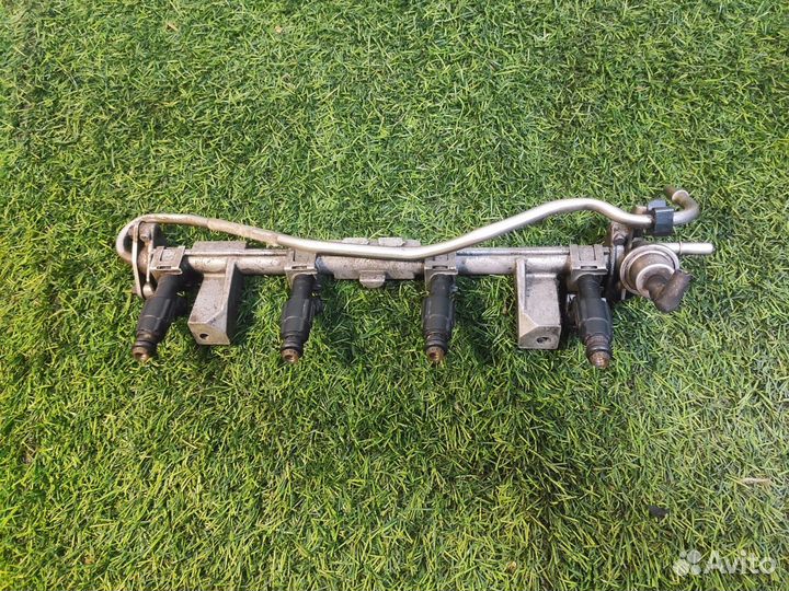 Топливная рампа Ford Focus 1