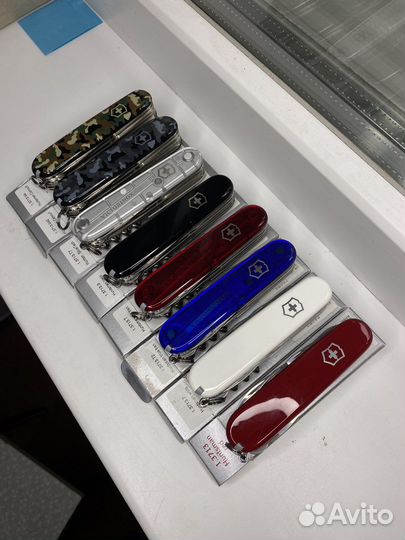 Нож victorinox huntsman 1.3713
