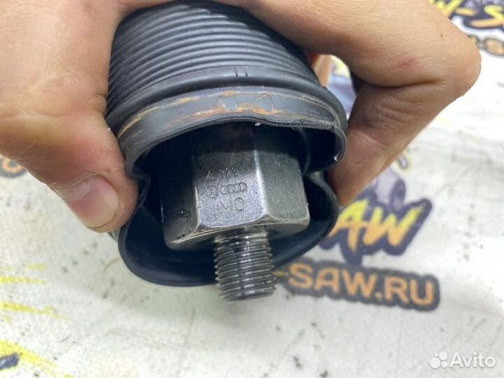 Рулевой наконечник левый Audi A6 C5 ASN 2004