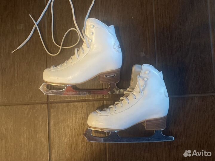 Продаются коньки Risport Lux 200