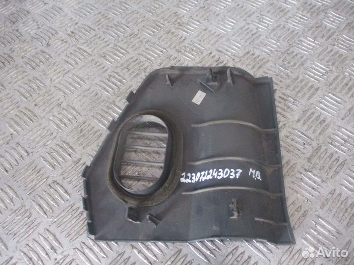 Накладка торпедо боковая правая Mercedes-Benz A943