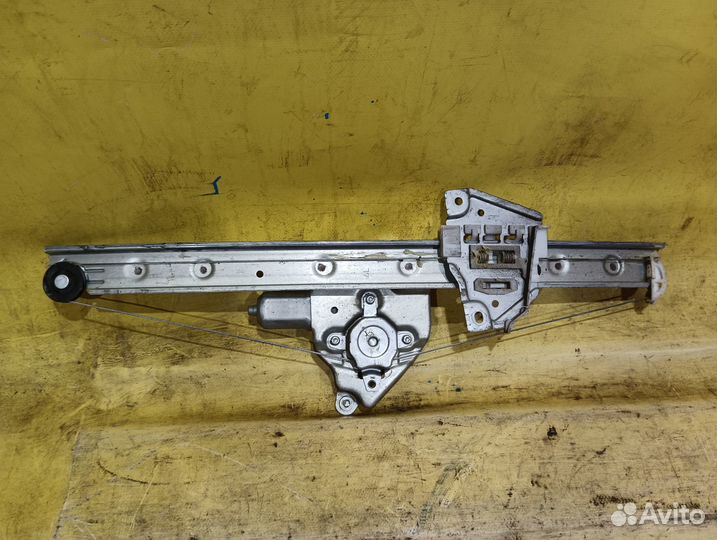 Стеклоподъемник задний правый Suzuki Grand Vitara