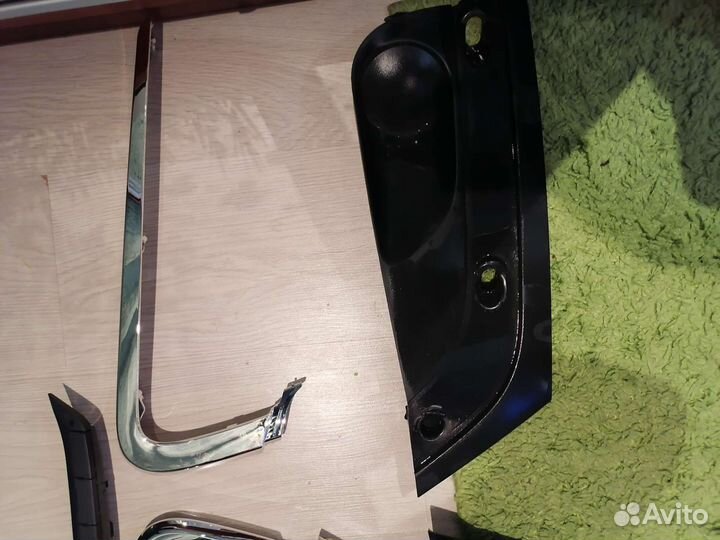 Молдинги на весту