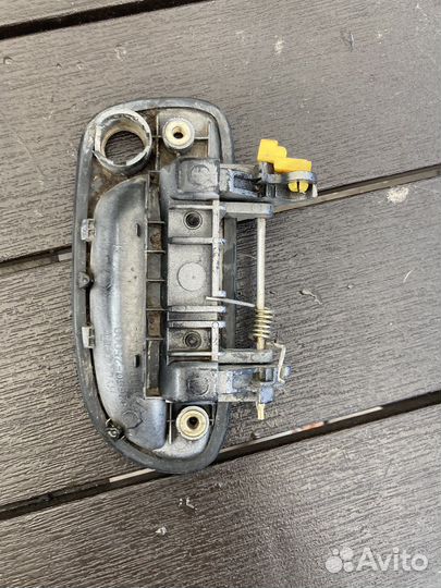 Левая передняя внешняя ручка hyundai accent