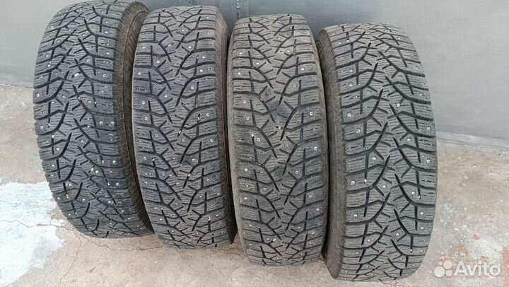 Bridgestone Blizzak Spike-02 185/70 R14