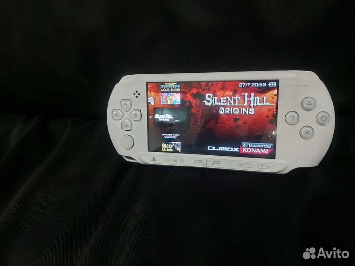 PSP white 140игр+115игр сега+100игр денди