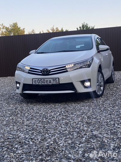 Toyota Corolla 1.6 CVT, 2013, битый, 266 236 км