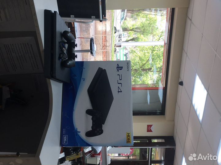 Игровая приставка ps4 slim 500