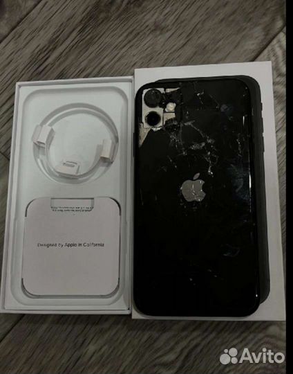 Телефон iPhone 11