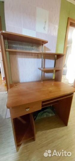 Компьютерный стол