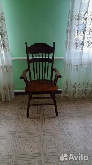 Стул деревянный