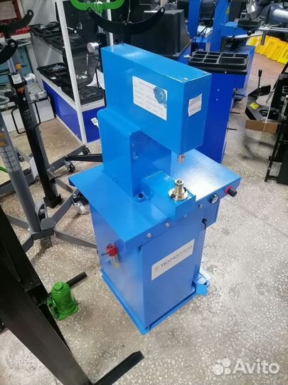 Клепальный станок для тормозных колодок TS-410