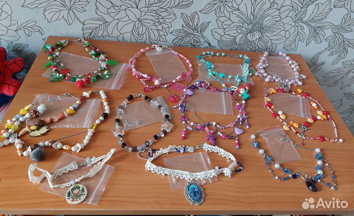 Украшения на шею