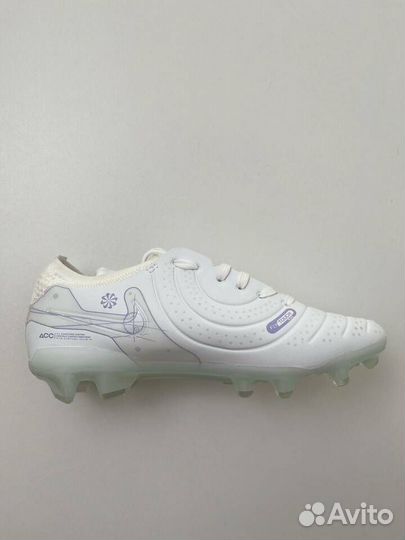 Футбольные бутсы Nike Tiempo