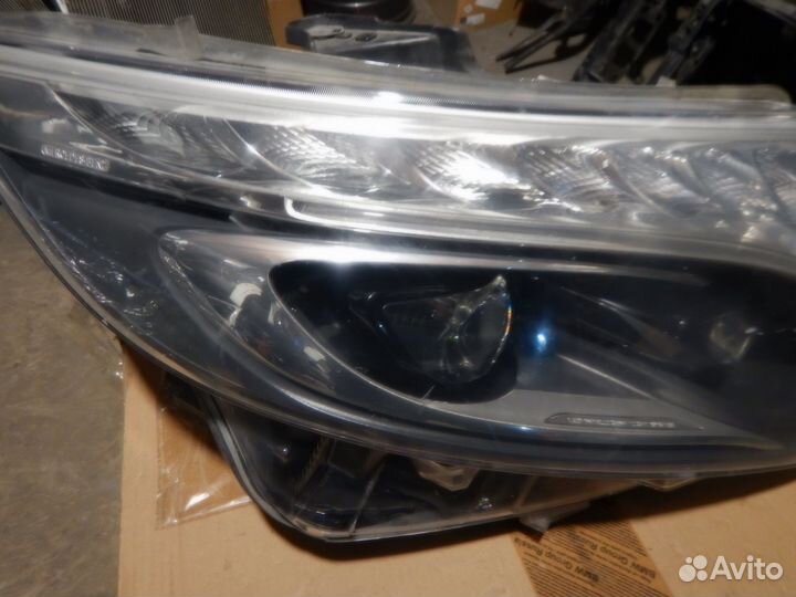 Фара правая LED Mercedes Vito W447