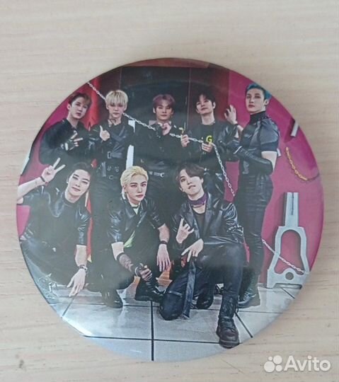 Stray kids значки