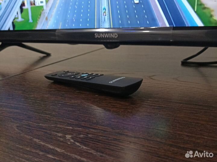 Телевизор sanwind SMART. WI-FI. 81см