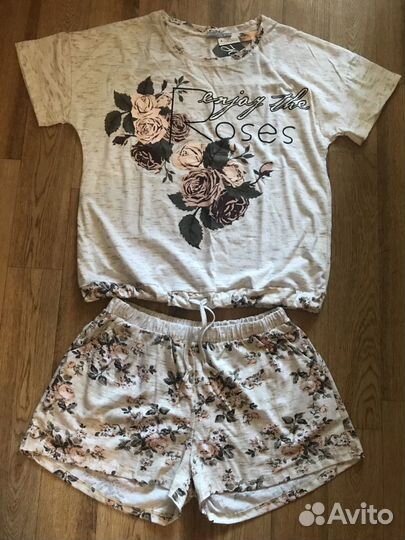 Костюм женский, размер 50