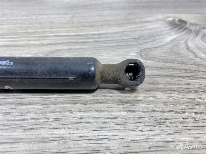 Амортизатор крышки багажника Пежо 308