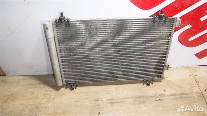 Радиатор кондиционера (конденсер) Peugeot 308 200