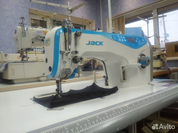 Промышленная прямострочная машина Jack A4