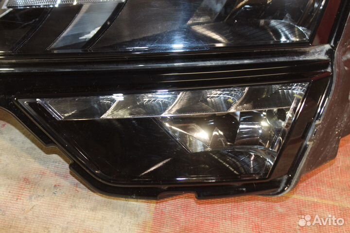 Фара левая Skoda Karoq