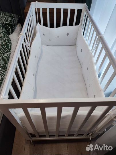 Детская кроватка с матрасом