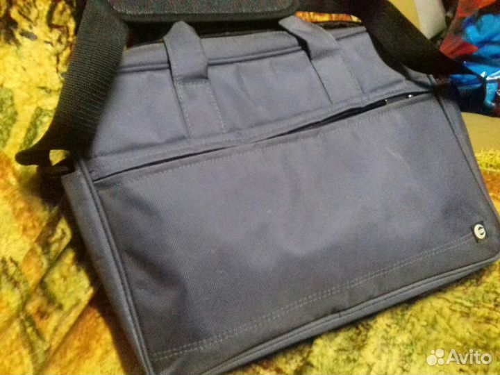 Sony vaio / Intel i3 / 8Gb / SSD: 120Gb / HDD: 500