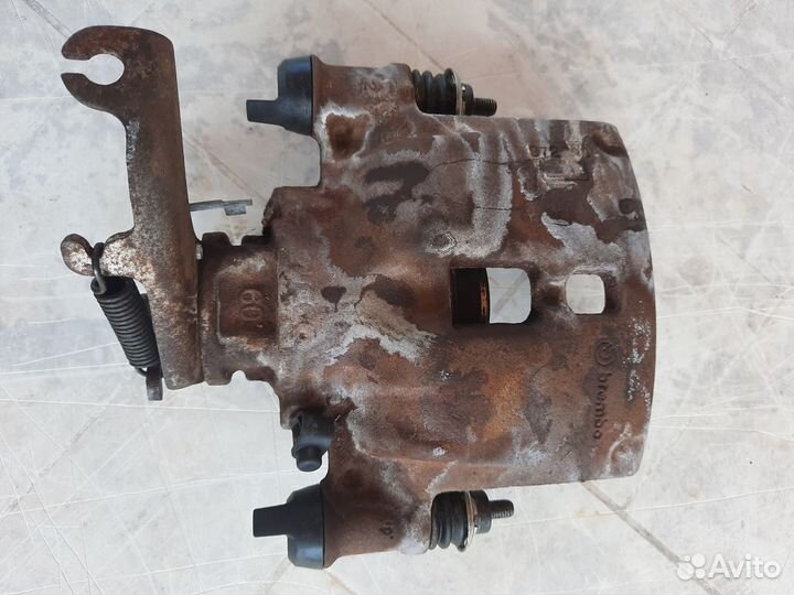 Суппорт задний правый ивеко дейли