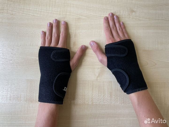 Ортез (бандаж) на лучезапястный сустав на руку